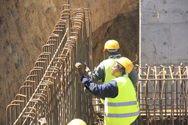 women-in-construction-industryCE43A3D8-D5C5-3BE3-D4AE-80E1694B2784.jpg